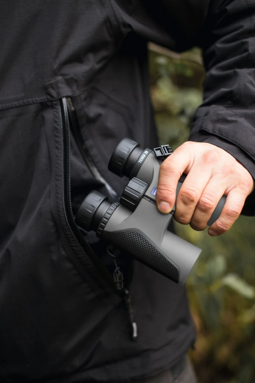 Binocular Zeiss Terra ED 10x42 Negro/Gris - Imagen 7